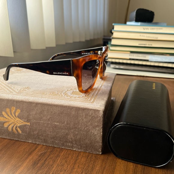 Balenciaga sunglasses - Picture 6 of 9